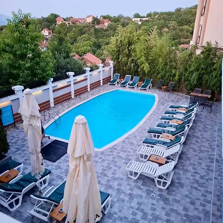 View & Pool 2 Apartman *